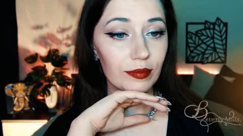 The divine Beverly online show from 02-05-25, 05:09