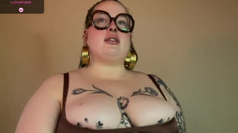 Snapshot of missbika chatting on 06-06-26, 02:33 Miss Bika online show from 06-06-26, 02:33