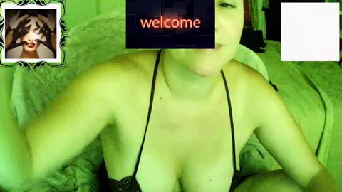 Snapshot of missbiny chatting on 01-12-26, 06:46 Avamlash online show from 01-12-26, 06:46