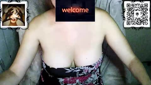 Snapshot of missbiny chatting on 01-18-26, 10:35 Avamlash online show from 01-18-26, 10:35