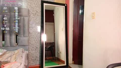 Miss Evelyn  online show from 10-19-25, 12:17