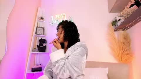 Snapshot of missbrasil_ chatting on 07-27-26, 01:18 Sara Vanegas online show from 07-27-26, 01:18