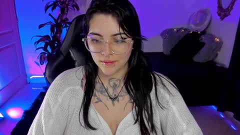 Snapshot of misscharlottte_18 chatting on 01-09-25, 06:06 Missy Charlottte.  Hey remember to give me a thumbs up ty online show from 01-09-25, 06:06