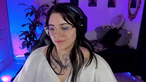 Snapshot of misscharlottte_18 chatting on 01-09-25, 09:16 Missy Charlottte.  Hey remember to give me a thumbs up ty online show from 01-09-25, 09:16