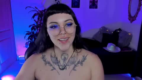 Snapshot of misscharlottte_18 chatting on 01-18-25, 10:39 Missy Charlottte.  Hey remember to give me a thumbs up ty online show from 01-18-25, 10:39