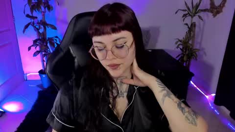 Snapshot of misscharlottte_18 chatting on 03-05-25, 04:34 Missy Charlottte.  Hey remember to give me a thumbs up ty online show from 03-05-25, 04:34