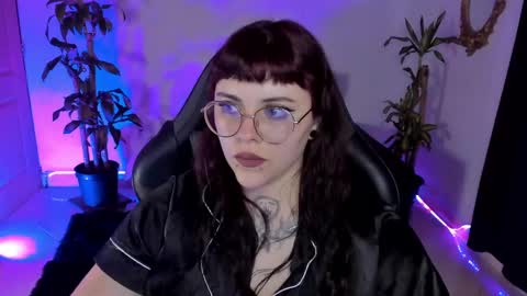 Snapshot of misscharlottte_18 chatting on 03-05-25, 07:38 Missy Charlottte.  Hey remember to give me a thumbs up ty online show from 03-05-25, 07:38