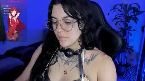 Snapshot of misscharlottte_18 chatting on 10-27-25, 04:05 Missy Charlottte.  Hey remember to give me a thumbs up ty online show from 10-27-25, 04:05