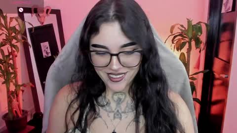 Missy Charlottte.  Hey remember to give me a thumbs up ty online show from 04-09-26, 06:19