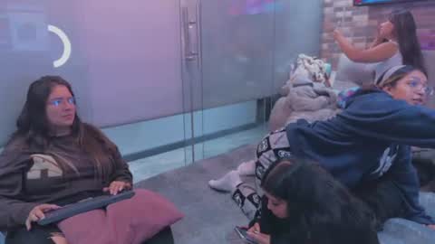 misscheelsee_as online show from 07-04-26, 03:45