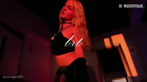Snapshot of misschloe__ chatting on 12-29-24, 02:38 Chloe freelance model Please your thumbs up are important online show from 12-29-24, 02:38
