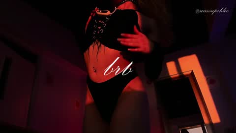Snapshot of misschloe__ chatting on 01-08-25, 02:35 Chloe freelance model Please your thumbs up are important online show from 01-08-25, 02:35