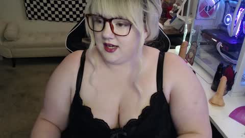 Snapshot of missdanibluee chatting on 12-05-24, 11:38 missdanibluee online show from 12-05-24, 11:38