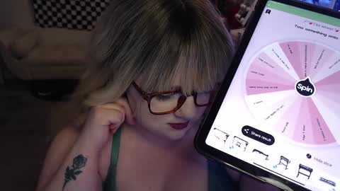 Snapshot of missdanibluee chatting on 02-03-25, 11:31 missdanibluee online show from 02-03-25, 11:31