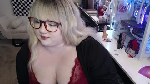 Snapshot of missdanibluee chatting on 02-05-25, 09:50 missdanibluee online show from 02-05-25, 09:50