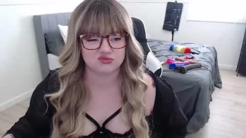 Snapshot of missdanibluee chatting on 07-08-26, 10:58 missdanibluee online show from 07-08-26, 10:58