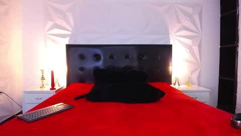 Snapshot of missellien chatting on 01-29-25, 02:10 Angela online show from 01-29-25, 02:10