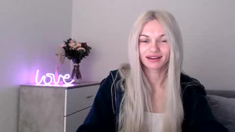 Snapshot of missemma1111 chatting on 03-07-25, 08:44 EMMA online show from 03-07-25, 08:44