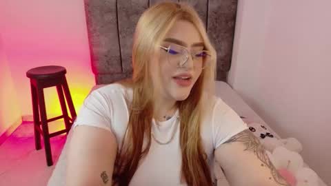 missevans_ online show from 12-18-25, 02:45