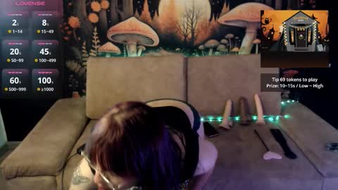 Luna online show from 10-10-25, 01:43