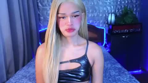 Snapshot of missionary_addiction_cumshot chatting on 06-13-26, 05:44 im your queen steffie online show from 06-13-26, 05:44