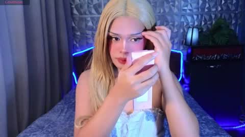 Snapshot of missionary_addiction_cumshot chatting on 06-21-26, 12:52 im your queen steffie online show from 06-21-26, 12:52
