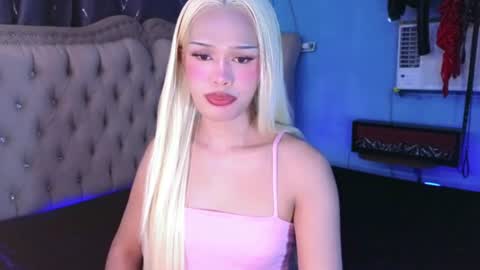 Snapshot of missionary_addiction_cumshot chatting on 07-14-26, 12:00 im your queen steffie online show from 07-14-26, 12:00