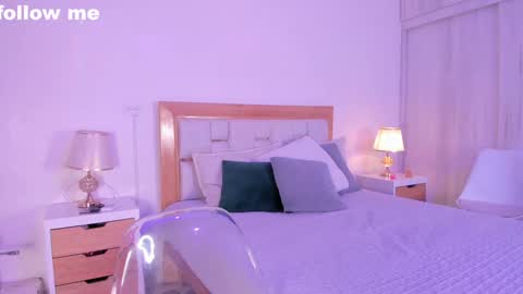 Snapshot of missjuliaa_ chatting on 01-09-25, 03:15 A N N Y online show from 01-09-25, 03:15