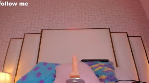 Snapshot of missjuliaa_ chatting on 02-21-25, 02:48 A N N Y online show from 02-21-25, 02:48