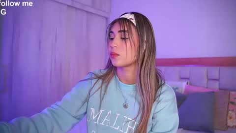 Snapshot of missjuliaa_ chatting on 09-24-25, 11:46 A N N Y online show from 09-24-25, 11:46