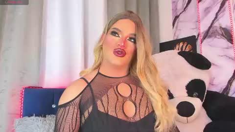 Snapshot of misskassandraa_ chatting on 06-14-26, 01:36 kassandra lazcano online show from 06-14-26, 01:36