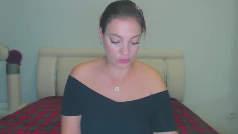Khloe online show from 10-18-25, 02:03