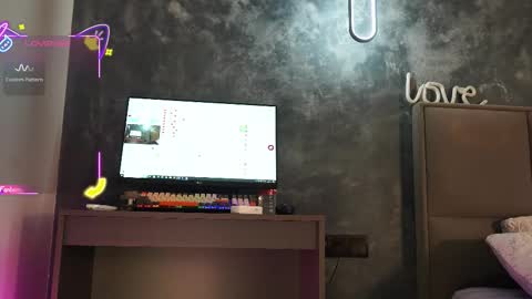 misskristel online show from 09-24-25, 05:44