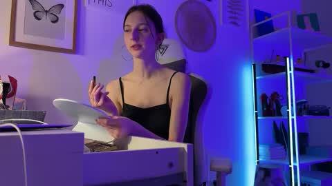 misslalii online show from 04-19-26, 07:49