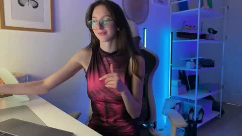 misslalii online show from 04-24-26, 07:49