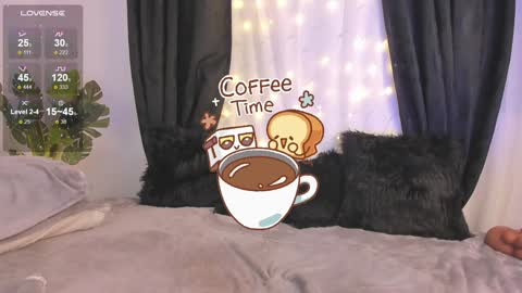 Snapshot of missmeegan_ chatting on 12-19-24, 09:18 Alejandra online show from 12-19-24, 09:18