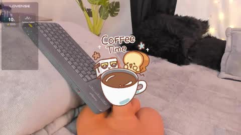 Snapshot of missmeegan_ chatting on 03-05-25, 01:06 Alejandra online show from 03-05-25, 01:06