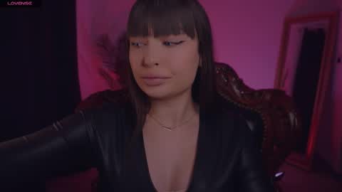 LUXXANDRA online show from 02-11-25, 05:47