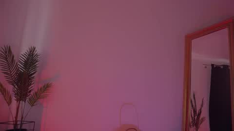 LUXXANDRA online show from 02-25-25, 11:30