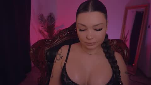 LUXXANDRA online show from 02-26-25, 06:15