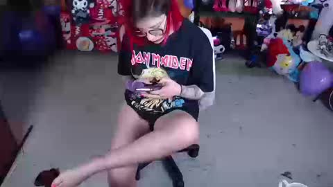 Miss Mia online show from 09-12-25, 02:17