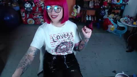 Miss Mia online show from 11-26-25, 09:27