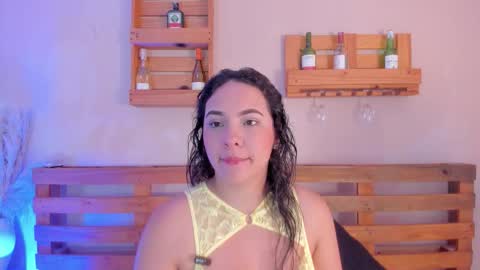 Mia  online show from 11-22-25, 11:42