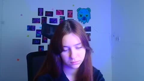 Mia online show from 11-22-25, 12:37