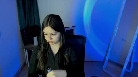 Mia online show from 05-11-26, 02:45