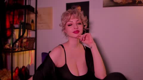 Snapshot of missmirandagd chatting on 02-03-25, 08:24 online show from 02-03-25, 08:24