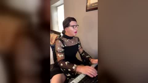Nicole Smith online show from 07-20-26, 10:23