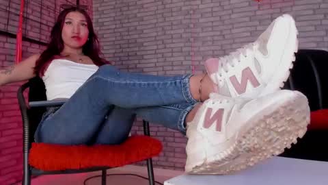 Snapshot of missnix_ chatting on 05-05-26, 03:31 Alana online show from 05-05-26, 03:31