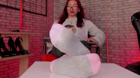 Snapshot of missnix_ chatting on 05-13-26, 06:38 Alana online show from 05-13-26, 06:38
