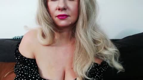 Snapshot of missqueen1416 chatting on 01-22-25, 07:03 Missqueen1416 online show from 01-22-25, 07:03